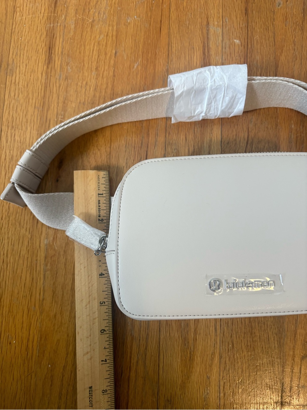 Lululemon Everywhere Belt Bag/Leather Alternative - Picture 6 of 8